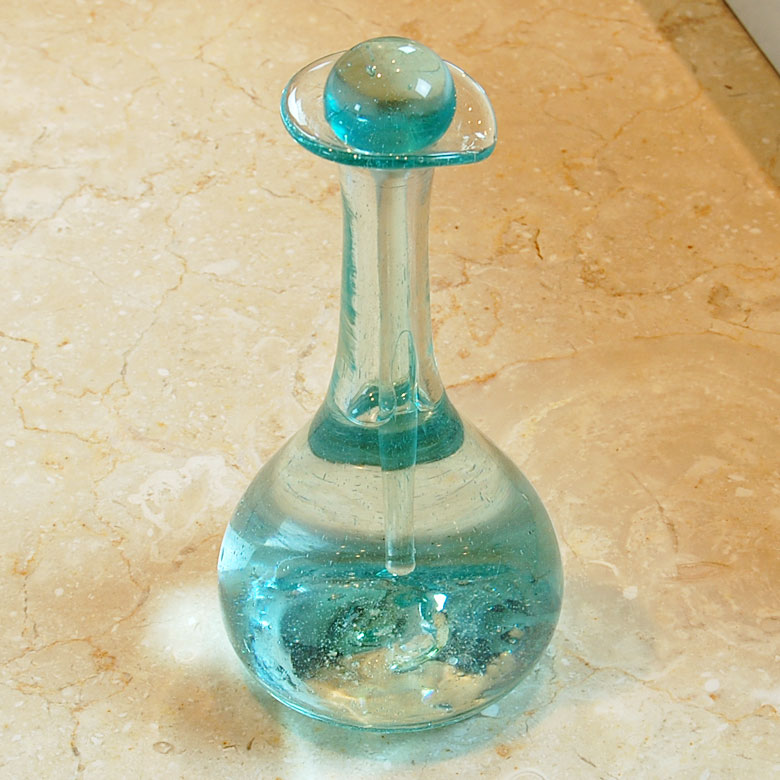 アイデア次第でマルチに使えるガラスのスパボトル