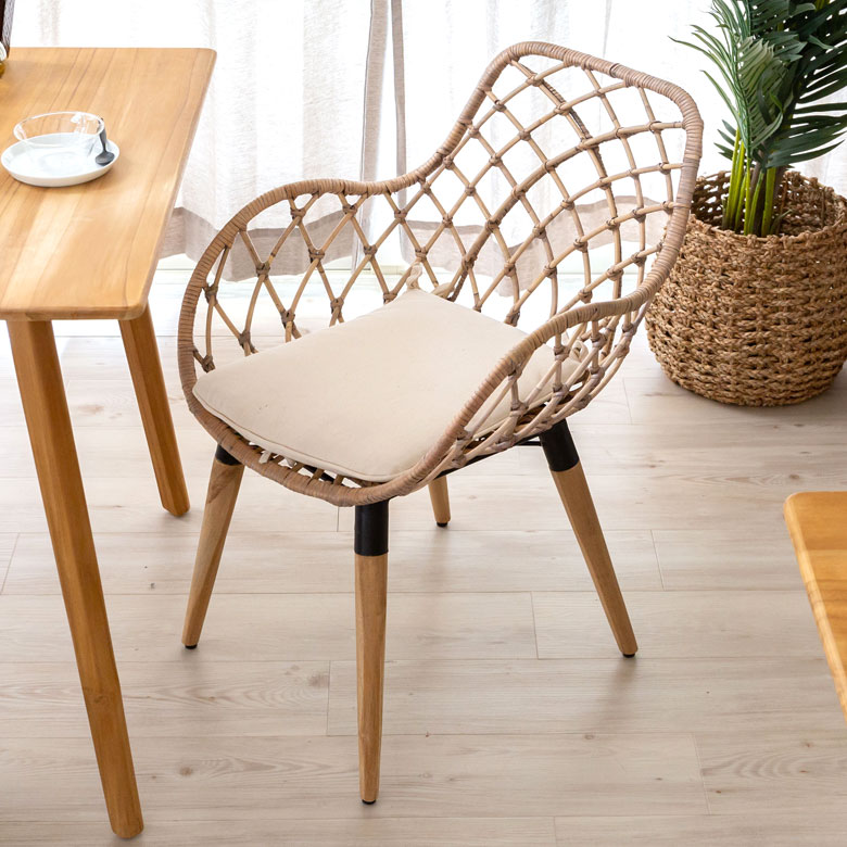 木製の椅子 バレリーナ