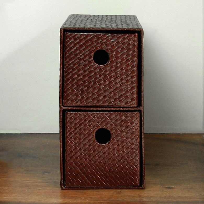 縦横自在パンダンで編まれた四角い収納ボックスケース[10653