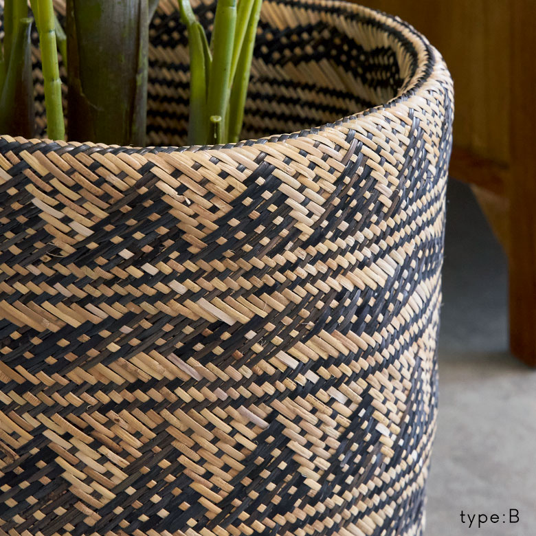 カリマンタン島ならではの美しい編み目模様