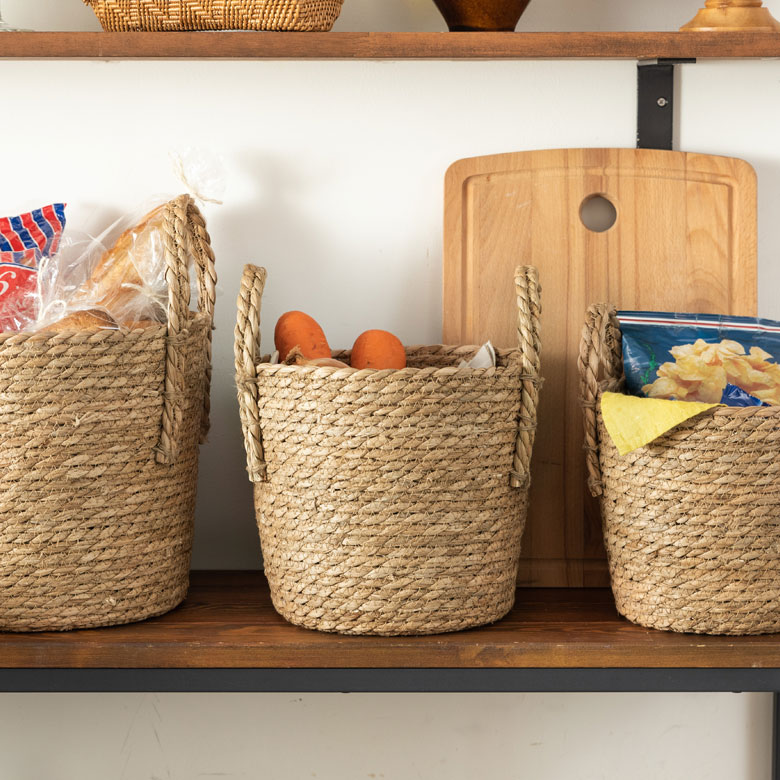 キッチンで使える収納バスケット。野菜やパンや缶詰など食材をおしゃれに収納。
