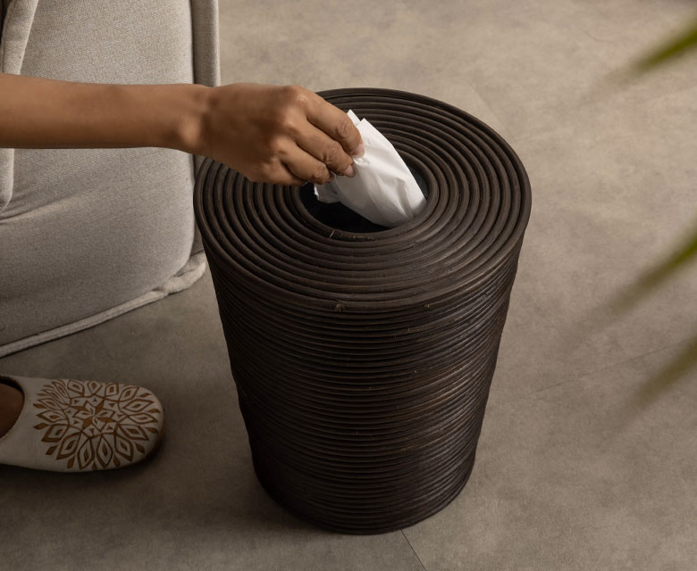 お手洗い後のペーパータオル入れやお手拭きタオル入れとしても