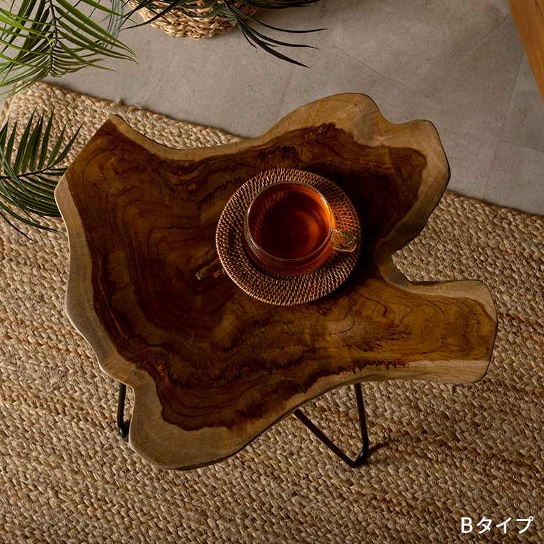 贅沢さとユニークさを楽しめるテーブル