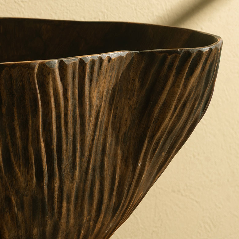 ハンドメイドのウッドボウル