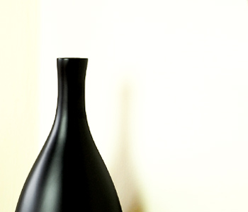 マットなしつかんが綺麗なマホガニー製アジアン花瓶