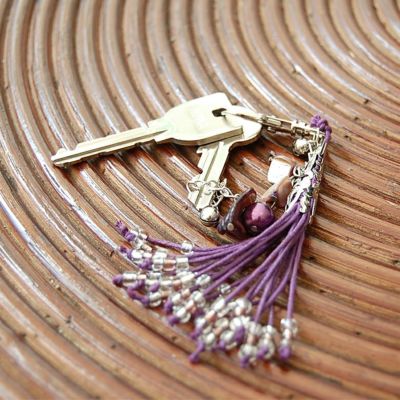 【メール便対応】天然のシェルとビーズタッセルのふさふさアジアン キーホルダー[バイオレット色][1203]【タッセル キーホルダーおしゃれ タッセル ストラップ 貝殻 バリ 雑貨 アジア雑貨 アジアン雑貨】【キーホル