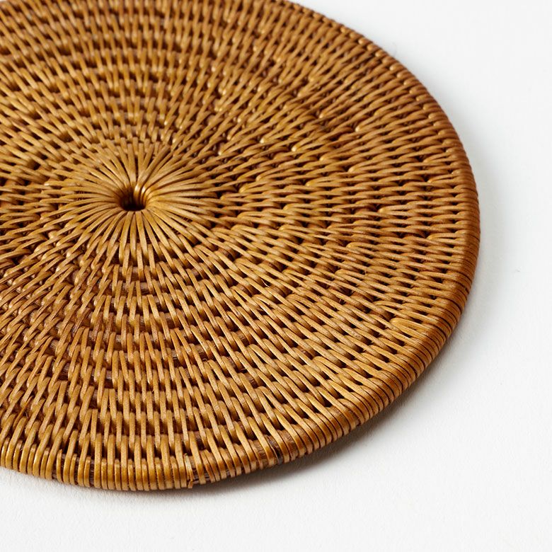 アタで編まれた丸型コースター1枚（ハイクオリティ）