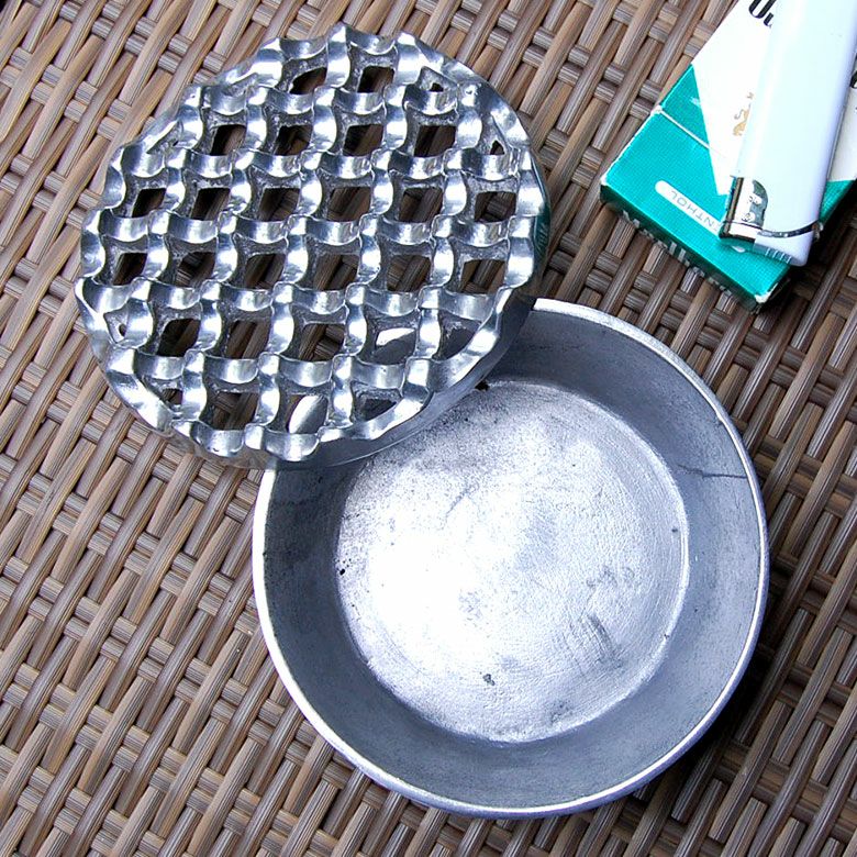 波型デザインの丸いアルミ製灰皿[10333]【灰皿 おしゃれ 灰皿 フタ付