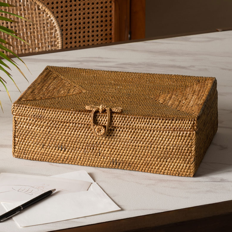 アタで編まれた四角いフタ付きボックス型バスケット[柄なし][10985