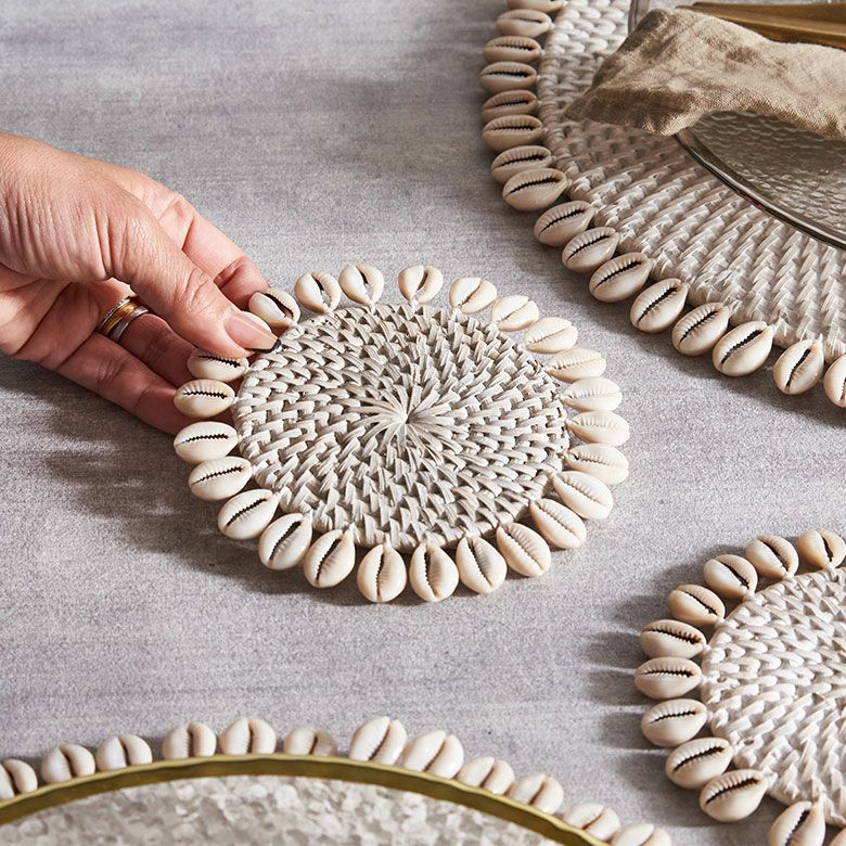 【メール便対応】コースターラタンラウンド約W14cm×D14cm×H0.5cmシェル貝キッチン雑貨[13893]【円型丸形テーブルウェアコーラルターコイズホワイトグレーエスニックおしゃれリゾートアジアン雑貨アジアバリ雑貨】