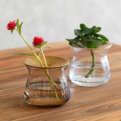 フラワーベース 一輪挿し ガラス 真鍮 クリア ブラウン 直径 8cm 高さ 7cm 170ml [90389]【 花瓶 ブラス 小さめ 小ぶり ゴールド ラウンド 水耕栽培 水栽培 ハイドロポニック おしゃれ お手入れ簡単 透明 茶色 KINTO