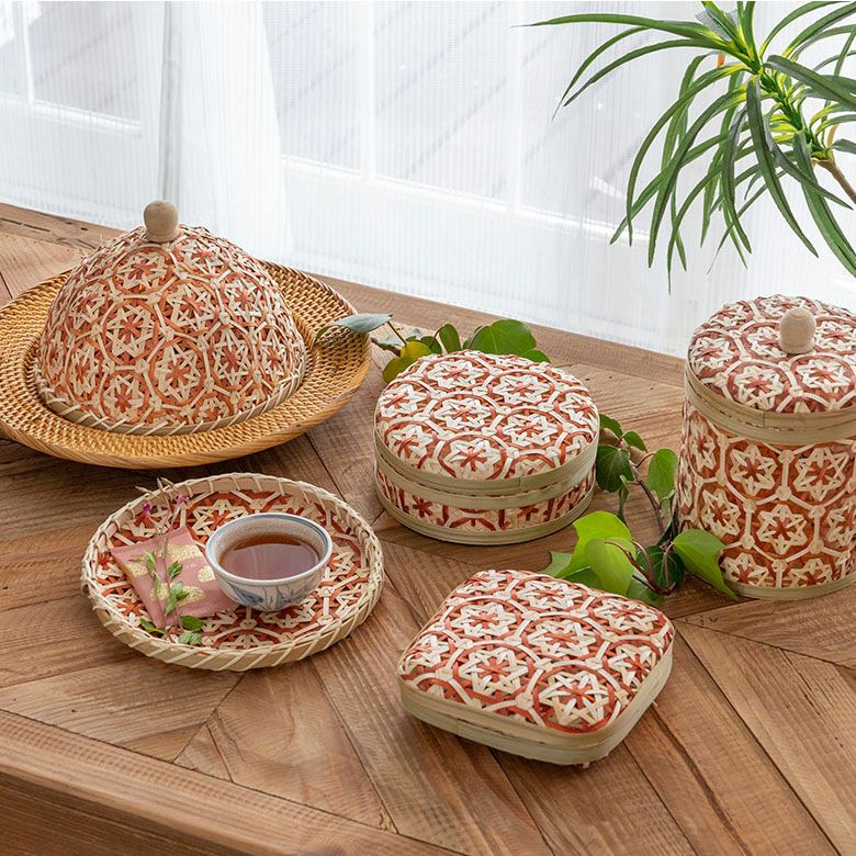 バンブー製？　サイドテーブル 花柄　竹製？ テーブル　収納　アンティーク　レトロ 大人気のバンブーサイドテーブル。激安価格で絶対におすすめ