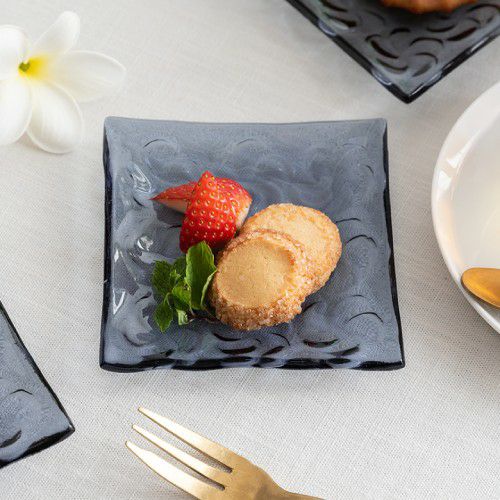 モザイクガラス 皿 赤 黒 エンジ 3枚セット モザイクガラス 皿 赤 黒 エンジ 3枚セット モザイクガラス 皿