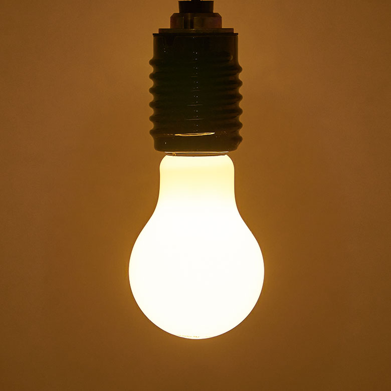 LED電球電球LEDE2660W相当610ルーメン610lm約W6cmD6cmH10.6cm乳白色一般電球型屋内室内省エネ節電長寿命エコ照明ライト照明器具インテリアライトLEDライト天井照明おしゃれ北欧リゾート雑貨インテリアアジアン[94772]