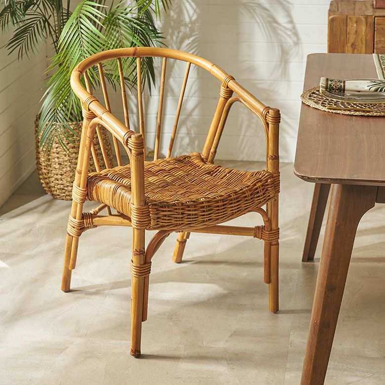 軽くて丈夫なラタンで編まれたカフェチェアー[14152]