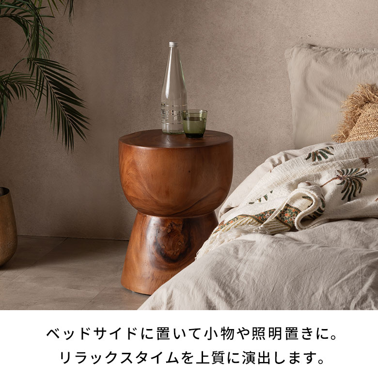 バリ島のヴィラやホテルでよく使われているモンキーポッドの丸太から